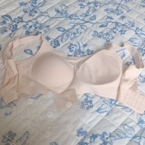 Source Unknown Cream Bra Intimates Sleepwear